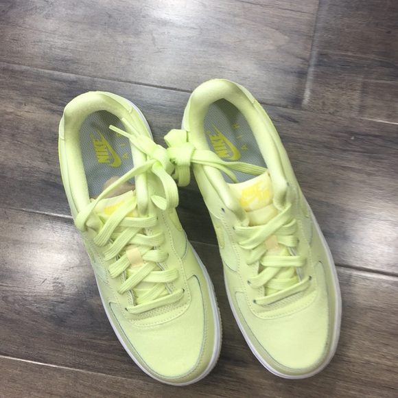NIKE AIR FORCE 1 LV8 (GS) citron tiny/yellow - Picture 12 of 16